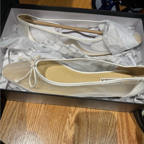 Cam Pointed Toe Flat - Picture 5 of 5